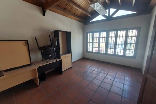 Capital, casa 2 plantas, ideal para oficinas