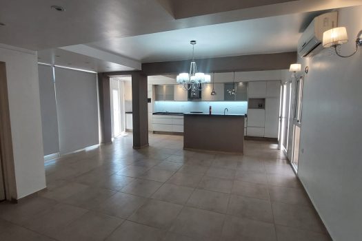 Capital, casa 3 dorm. 3 baños y piscina.