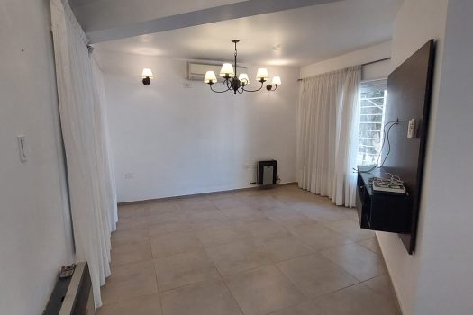 Capital, casa 3 dorm. 3 baños y piscina.