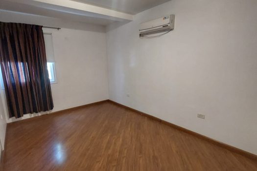 Capital, casa 3 dorm. 3 baños y piscina.