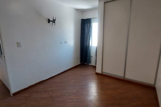 Capital, casa 3 dorm. 3 baños y piscina.