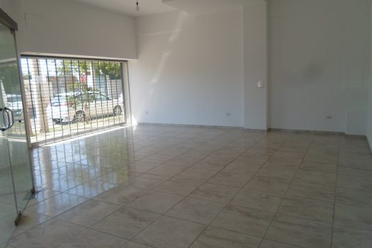 Local comercial en esquina, Capital