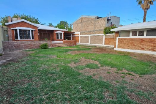B° Del Bono – 3 dorm. 2 baños, amplio terreno