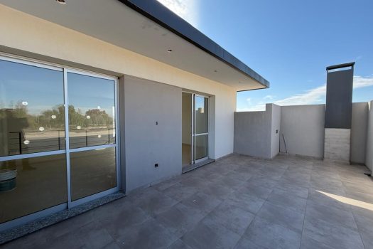 Rivadavia, Casa de categoria 3 dorm. 3 baños