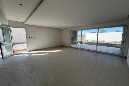 Rivadavia, Casa de categoria 3 dorm. 3 baños