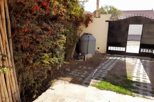 Casa 2 plantas, 3 dorm. fondo parquizado
