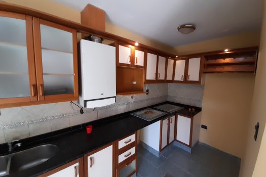 Casa 2 plantas, 3 dorm. fondo parquizado