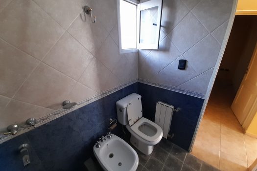 Casa 2 plantas, 3 dorm. fondo parquizado