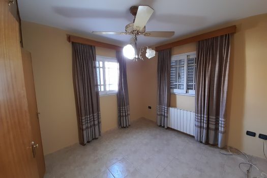 Casa 2 plantas, 3 dorm. fondo parquizado