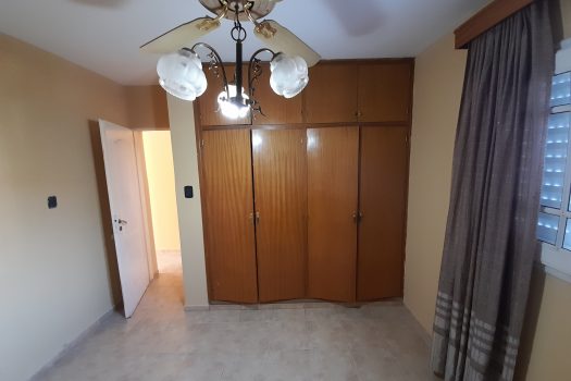 Casa 2 plantas, 3 dorm. fondo parquizado
