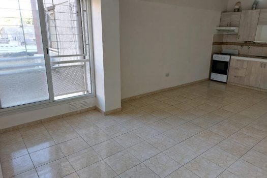 Dpto. céntrico 2 dormitorios, Laprida y Salta