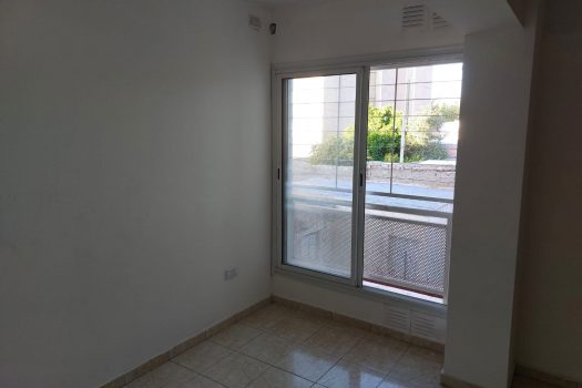 Dpto. céntrico 2 dormitorios, Laprida y Salta