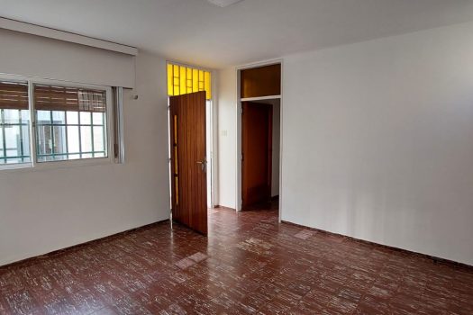 Capital, Casa 3 dorm. con cochera.