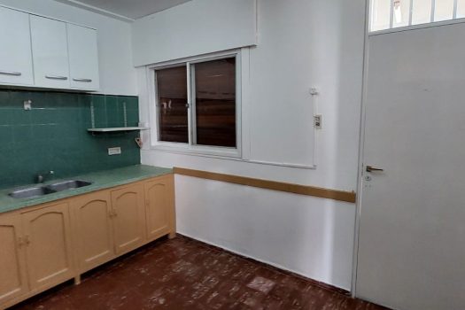Capital, Casa 3 dorm. con cochera.