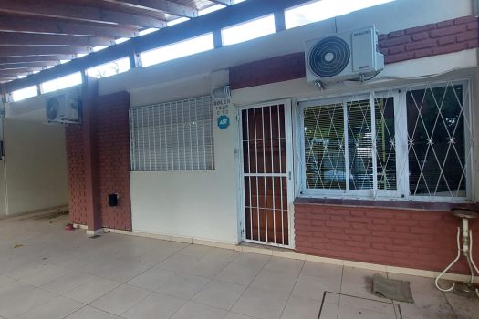 Rivadavia, casa 4 dormitorios, 2 baños