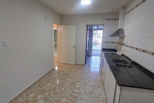 Rivadavia, casa 4 dormitorios, 2 baños