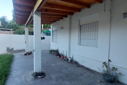 Rivadavia, casa 4 dormitorios, 2 baños