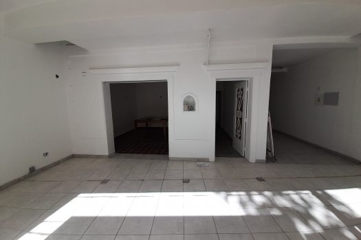 Local comercial 2 plantas con dpto 4 dorm.