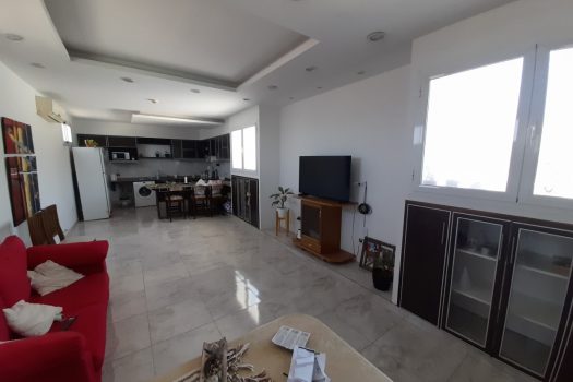 Local comercial 2 plantas con dpto 4 dorm.