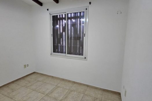 Capital, casa 2 plantas 4 dorm., 2 baños