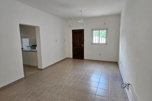 Capital, casa 2 plantas 4 dorm., 2 baños