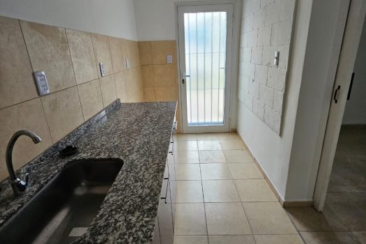 Capital, casa 2 plantas 4 dorm., 2 baños