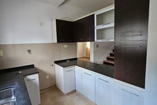 Capital, casa 2 plantas 4 dorm., 2 baños