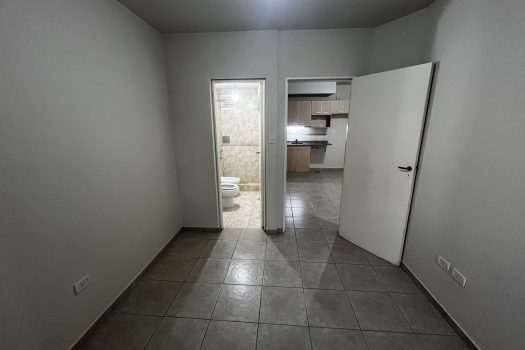 Rivadavia, dpto 1 dorm con cochera.