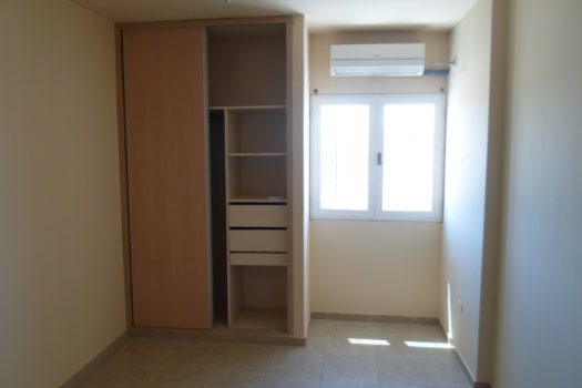 Sobre Av. Hipolito Irigoyen, Dpto 1 dorm.