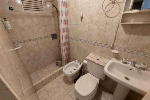 Capital, dpto. 2 dorm. con cochera