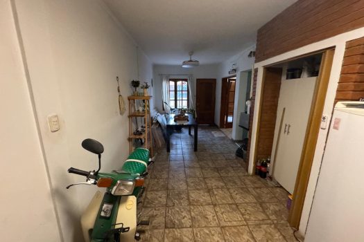 Rivadavia, casa 3 dorm. con cochera.