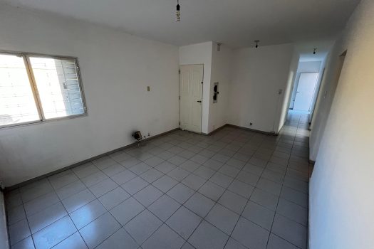 Sobre Meglioli, casa 2 dorm. 2 baños