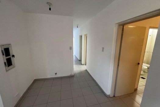 Sobre Meglioli, casa 2 dorm. 2 baños