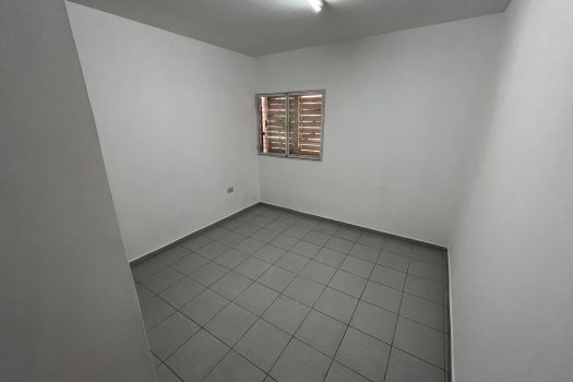 Sobre Meglioli, casa 2 dorm. 2 baños