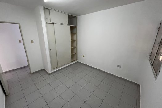 Sobre Meglioli, casa 2 dorm. 2 baños