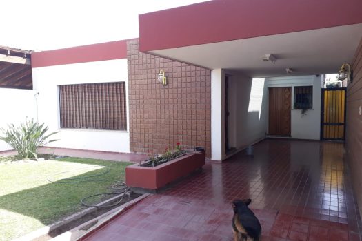 Casa Av. Córdoba y Gnecco 4 dorm. 2 baños