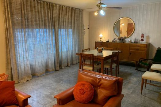 Casa Av. Córdoba y Gnecco 4 dorm. 2 baños