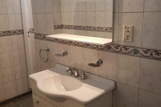 Casa Av. Córdoba y Gnecco 4 dorm. 2 baños