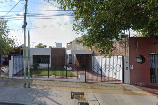 Casa Av. Córdoba y Gnecco 4 dorm. 2 baños