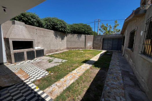 Capital, casa 4 dormitorios 2 baños