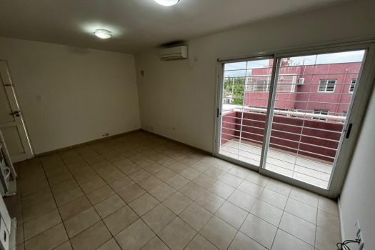 Sobre Agustín Gómez, 1 dormitorio con cochera