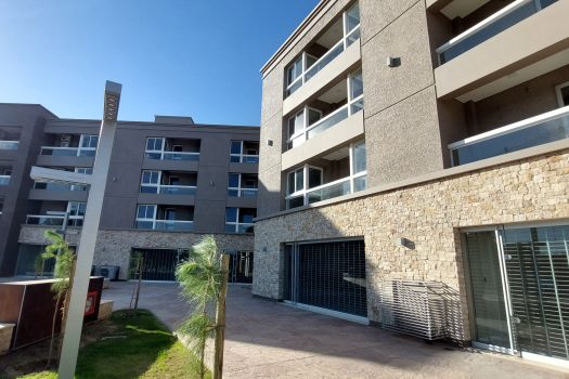 Santa Lucia, dpto. 2 dorm. con cochera