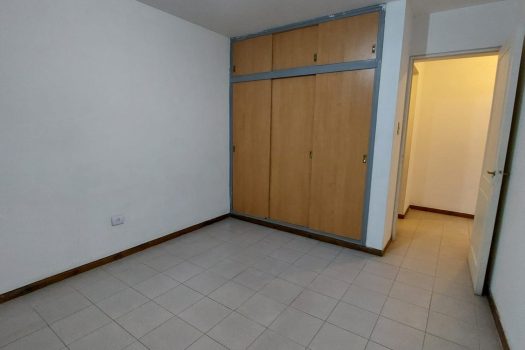 Capital, Dpto. 2 dormitorios con doble cochera.