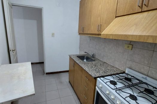 Capital, Dpto. 2 dormitorios con doble cochera.