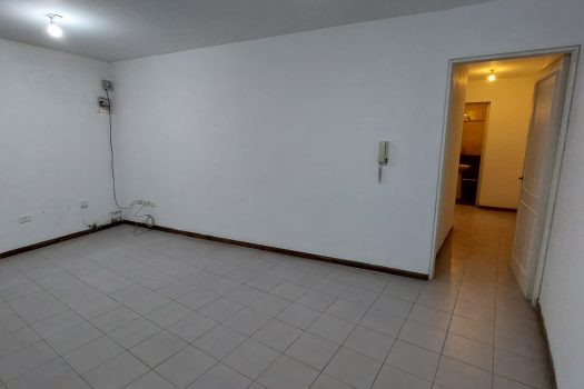 Capital, Dpto. 2 dormitorios con doble cochera.