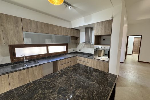 B° privado, de categoría, 3 dorm. 3 baños, piscina