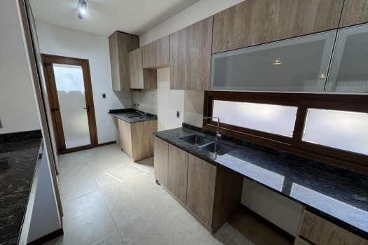 B° privado, de categoría, 3 dorm. 3 baños, piscina