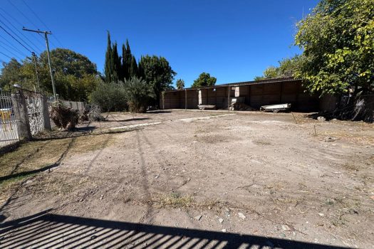 Sta. Lucia, Lote esquina con tinglado
