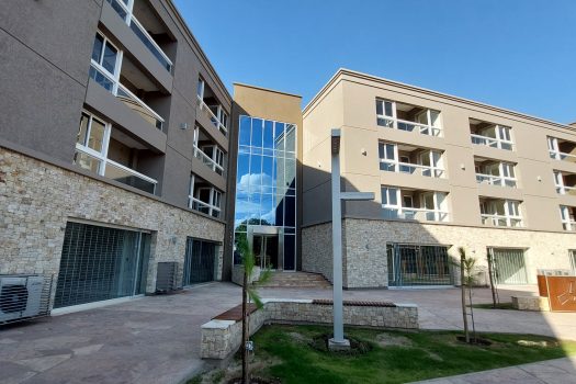 Amoblado, dpto. 1 dormitorio con cochera