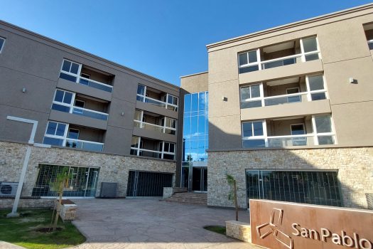Amoblado, dpto. 1 dormitorio con cochera